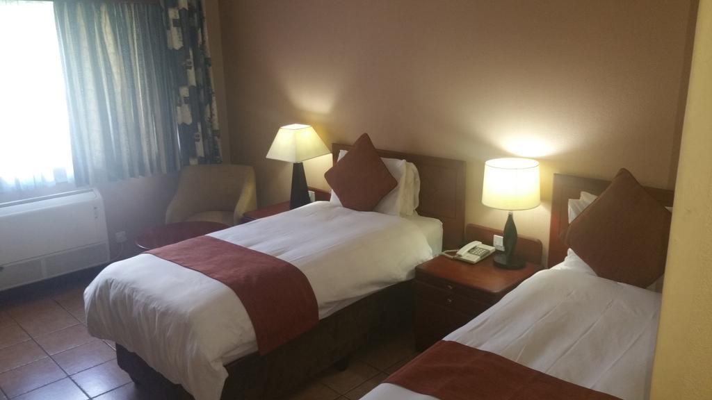M'Kango Golfview Hotel Lusaka Luaran gambar