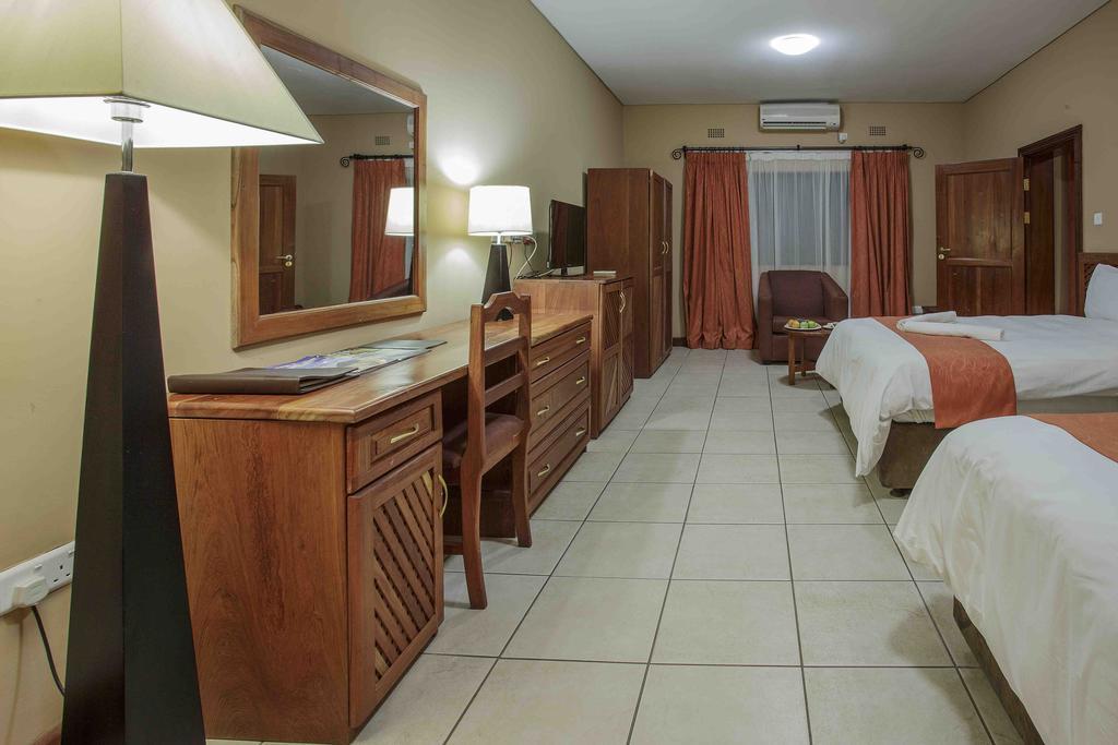 M'Kango Golfview Hotel Lusaka Luaran gambar