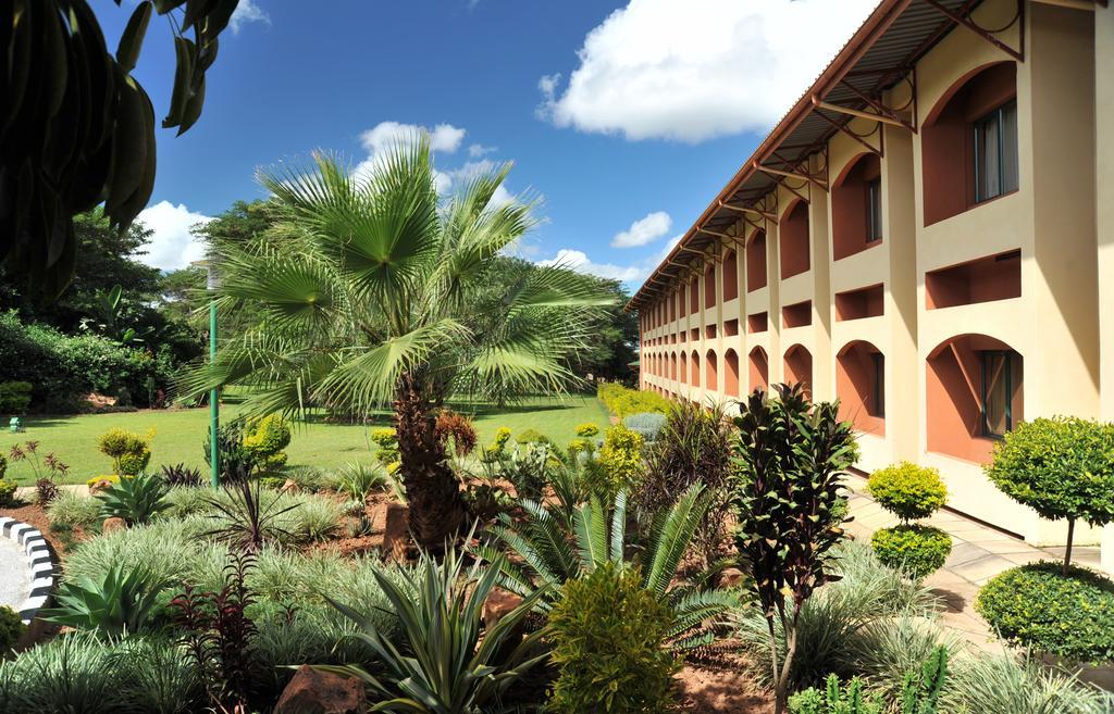 M'Kango Golfview Hotel Lusaka Luaran gambar