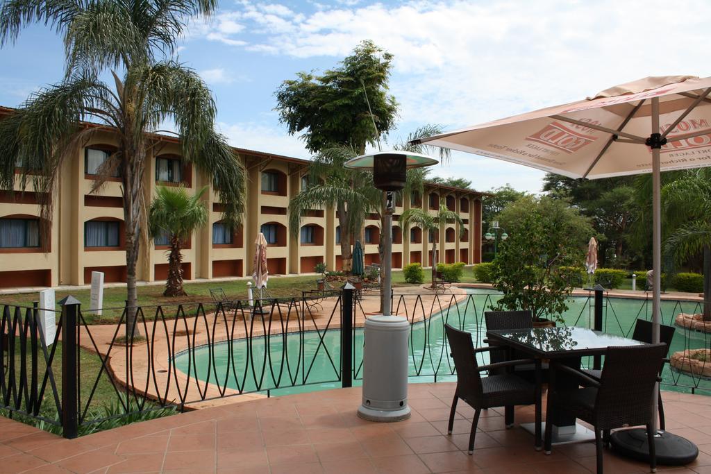 M'Kango Golfview Hotel Lusaka Luaran gambar