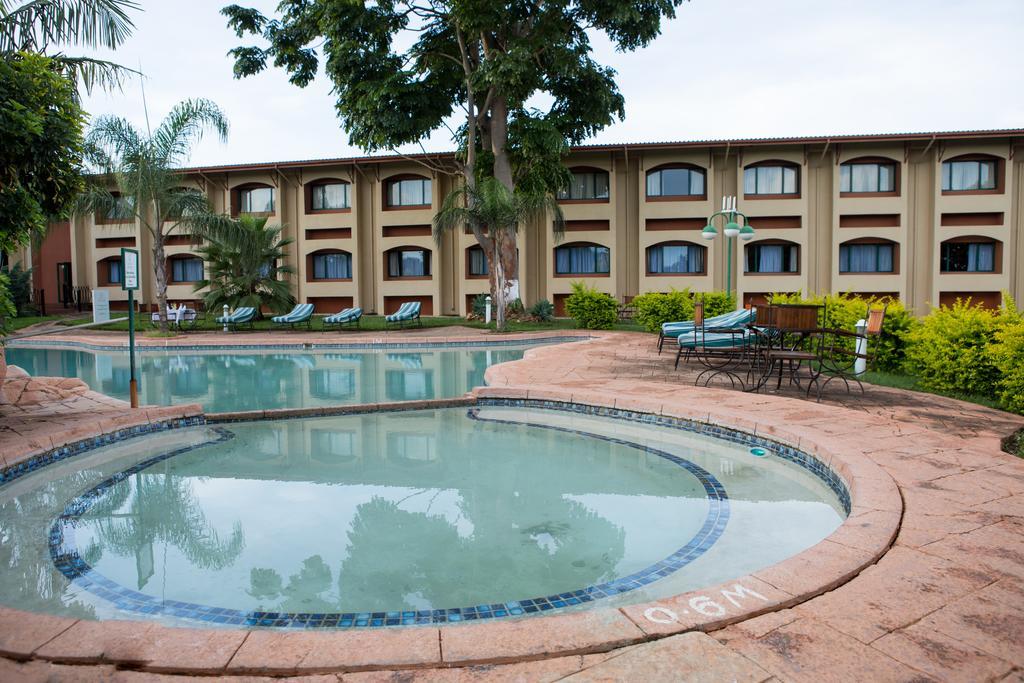 M'Kango Golfview Hotel Lusaka Luaran gambar