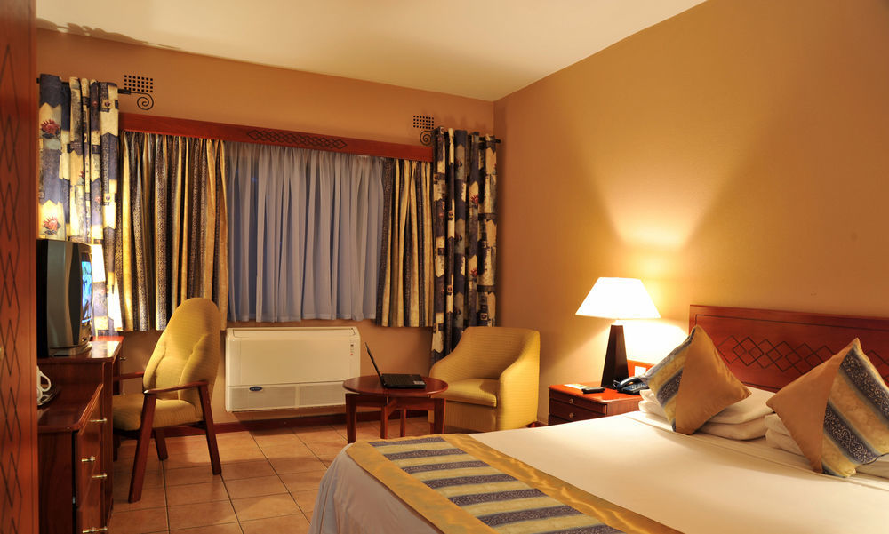 M'Kango Golfview Hotel Lusaka Luaran gambar