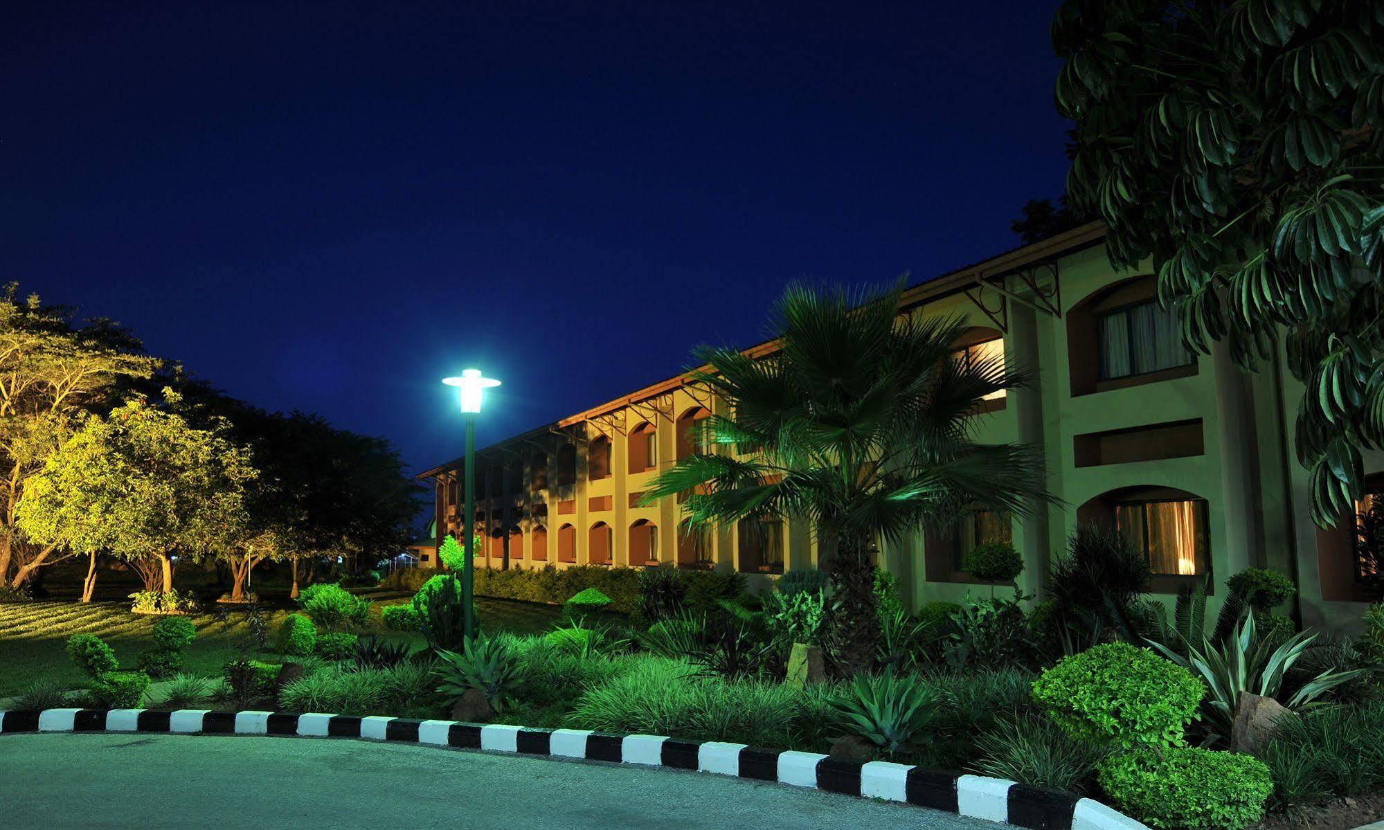 M'Kango Golfview Hotel Lusaka Luaran gambar