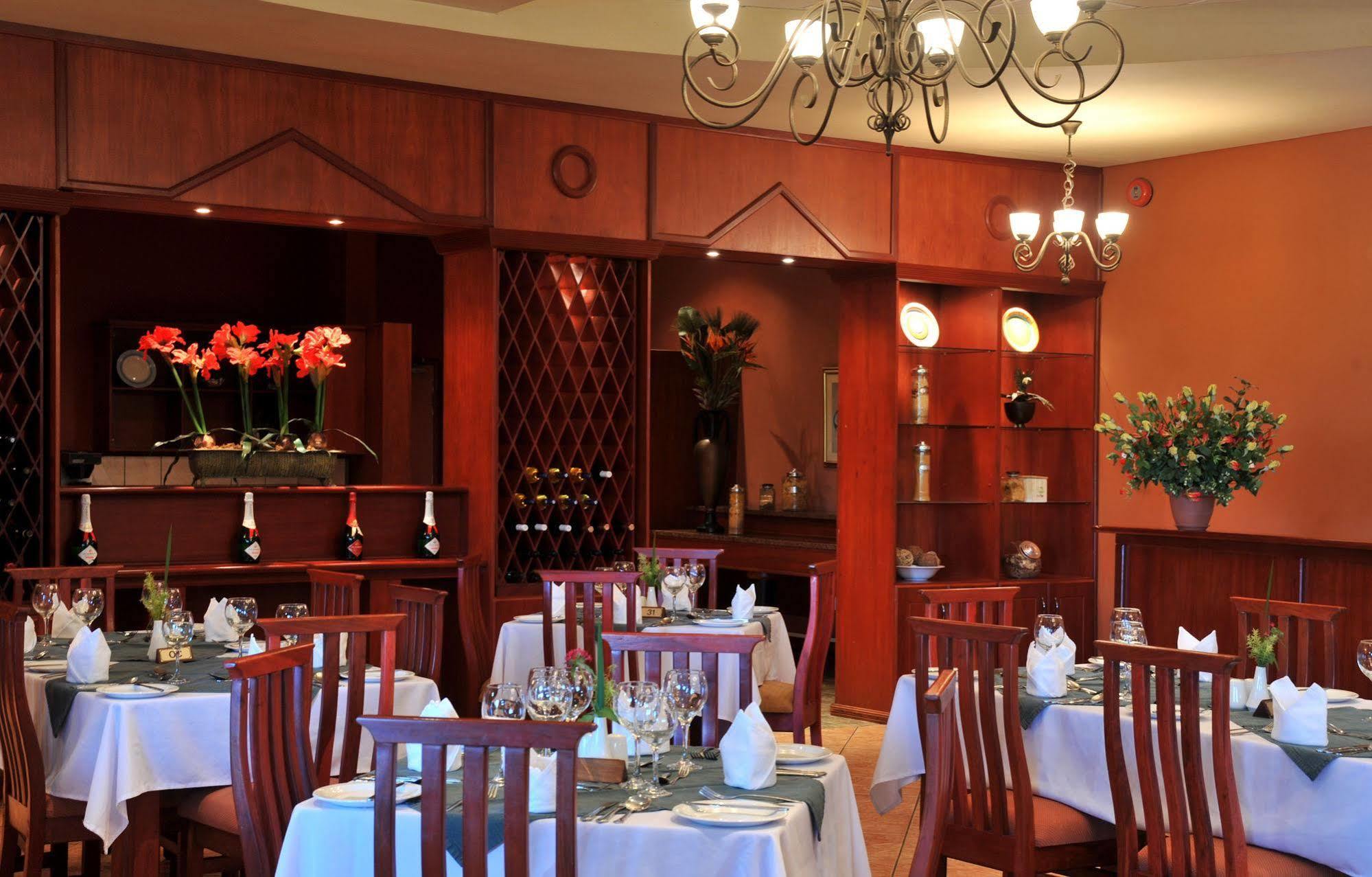 M'Kango Golfview Hotel Lusaka Luaran gambar