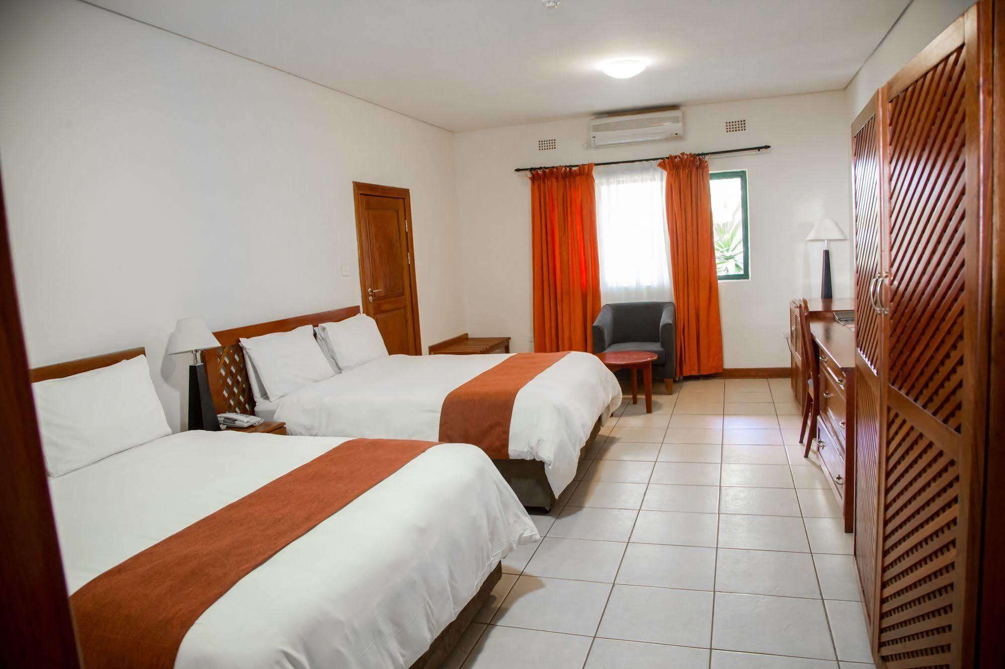 M'Kango Golfview Hotel Lusaka Luaran gambar