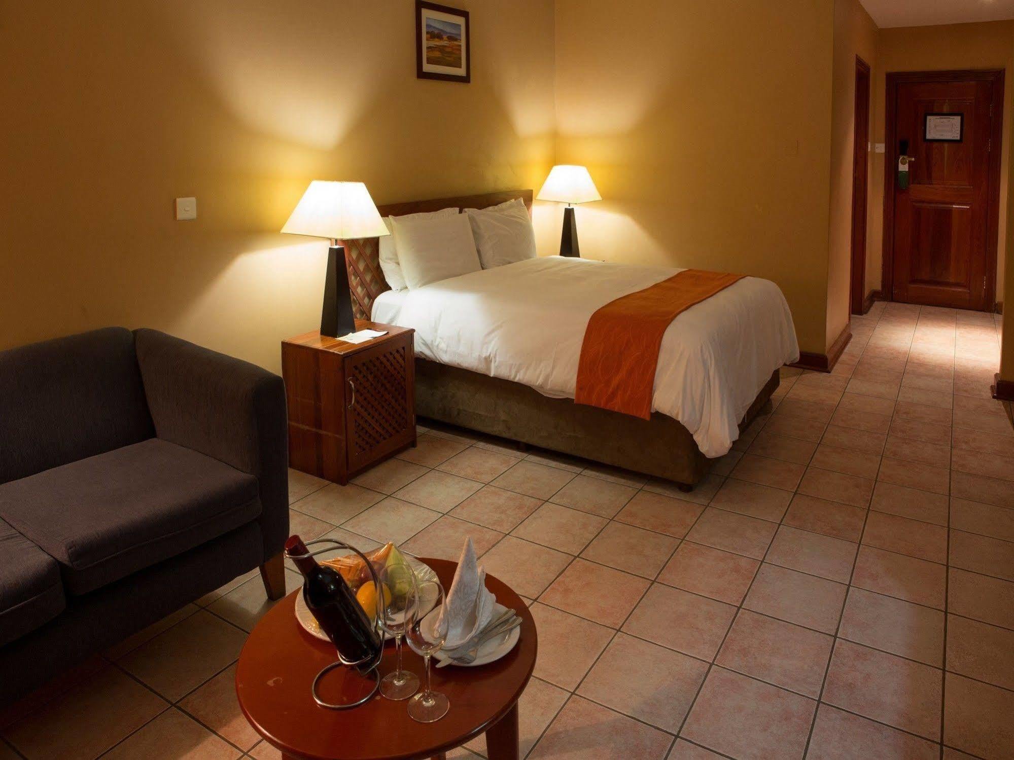 M'Kango Golfview Hotel Lusaka Luaran gambar