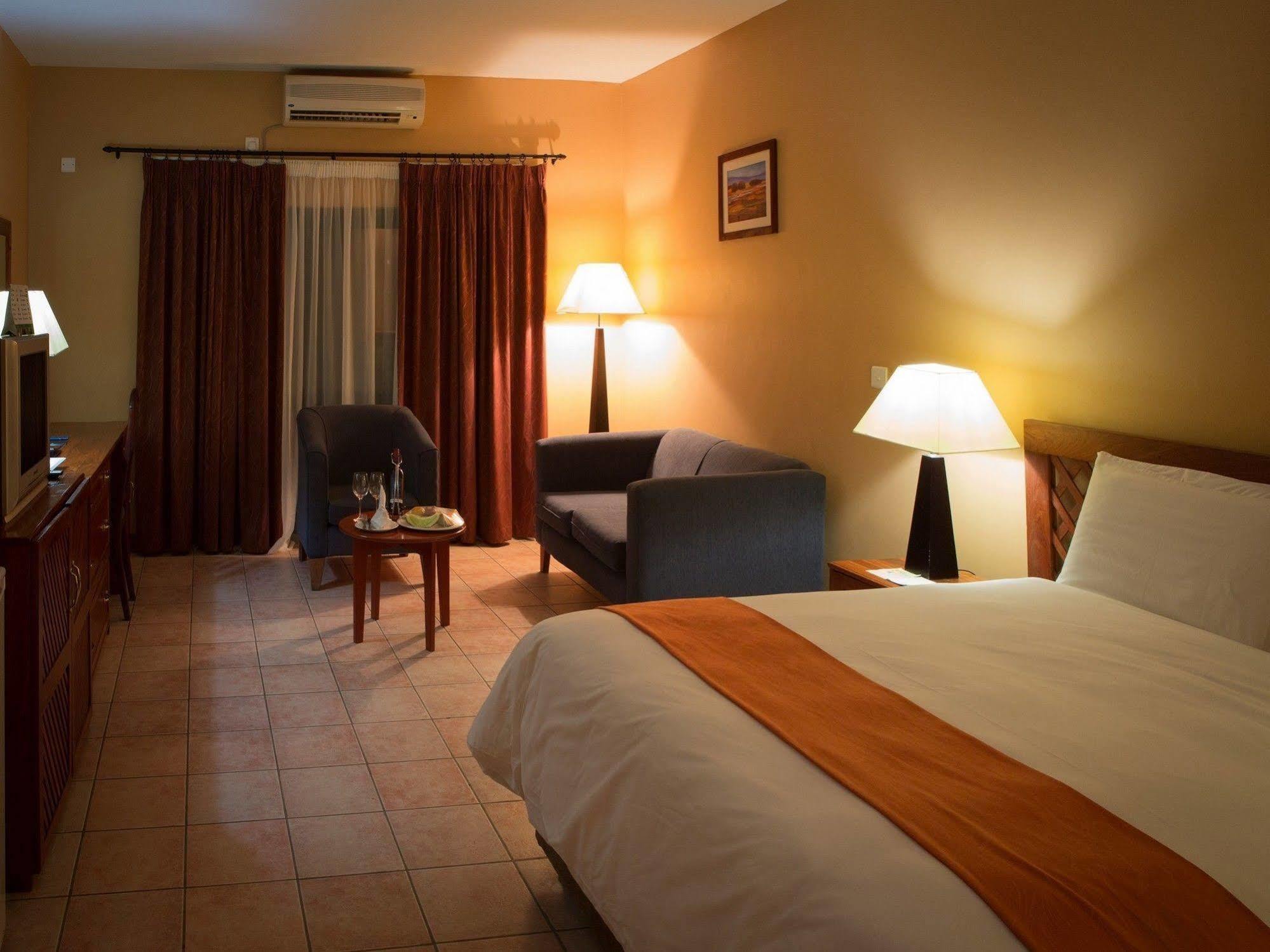 M'Kango Golfview Hotel Lusaka Luaran gambar