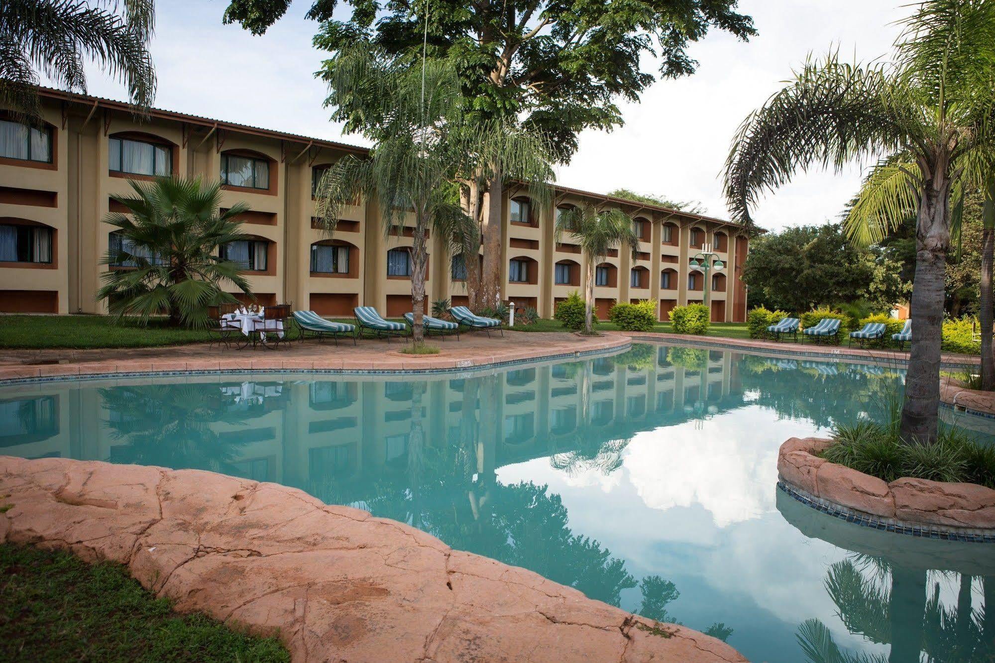 M'Kango Golfview Hotel Lusaka Luaran gambar